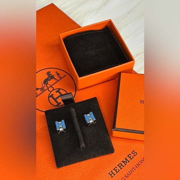 Hermès Pop H Cube Stud Earrings – White Enamel / Palladium – Made in France - Picture 8 of 12